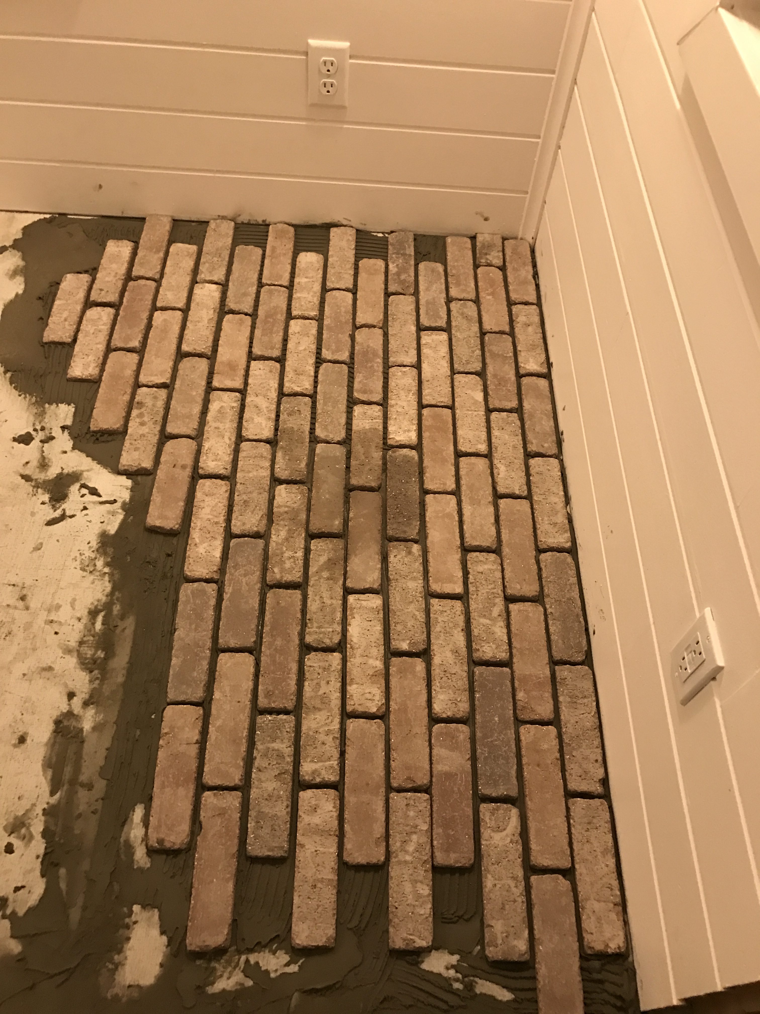 Floor started without spacers. Bad idea.
